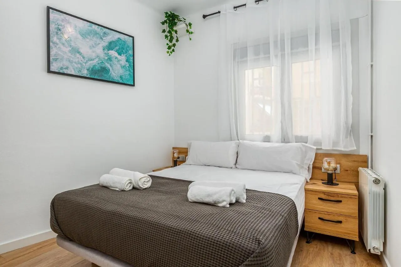 Simply Stunning - Hidden Gem, Heart Of Poble Sec Apartment Barcelona Spain