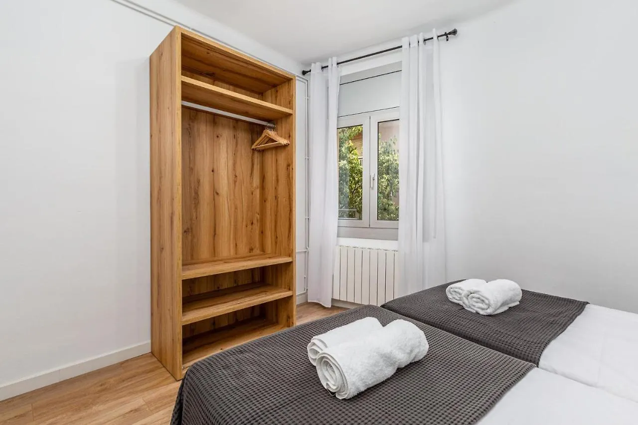 Simply Stunning - Hidden Gem, Heart Of Poble Sec Apartment Barcelona