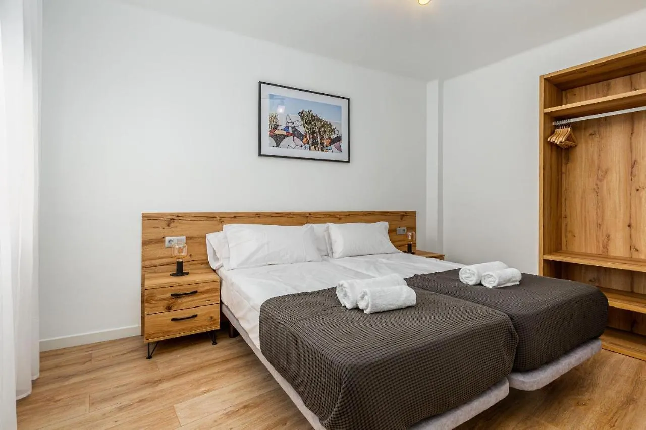 Simply Stunning - Hidden Gem, Heart Of Poble Sec Apartment Barcelona