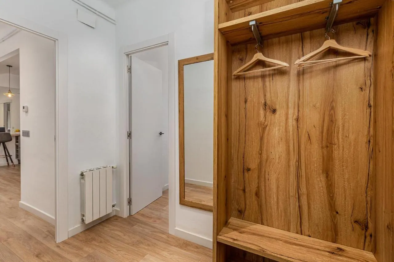 Simply Stunning - Hidden Gem, Heart Of Poble Sec Apartment Barcelona 0*,  Spain