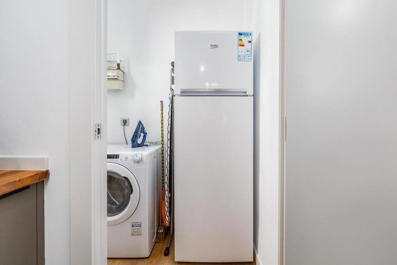 Simply Stunning - Hidden Gem, Heart Of Poble Sec Apartment Barcelona