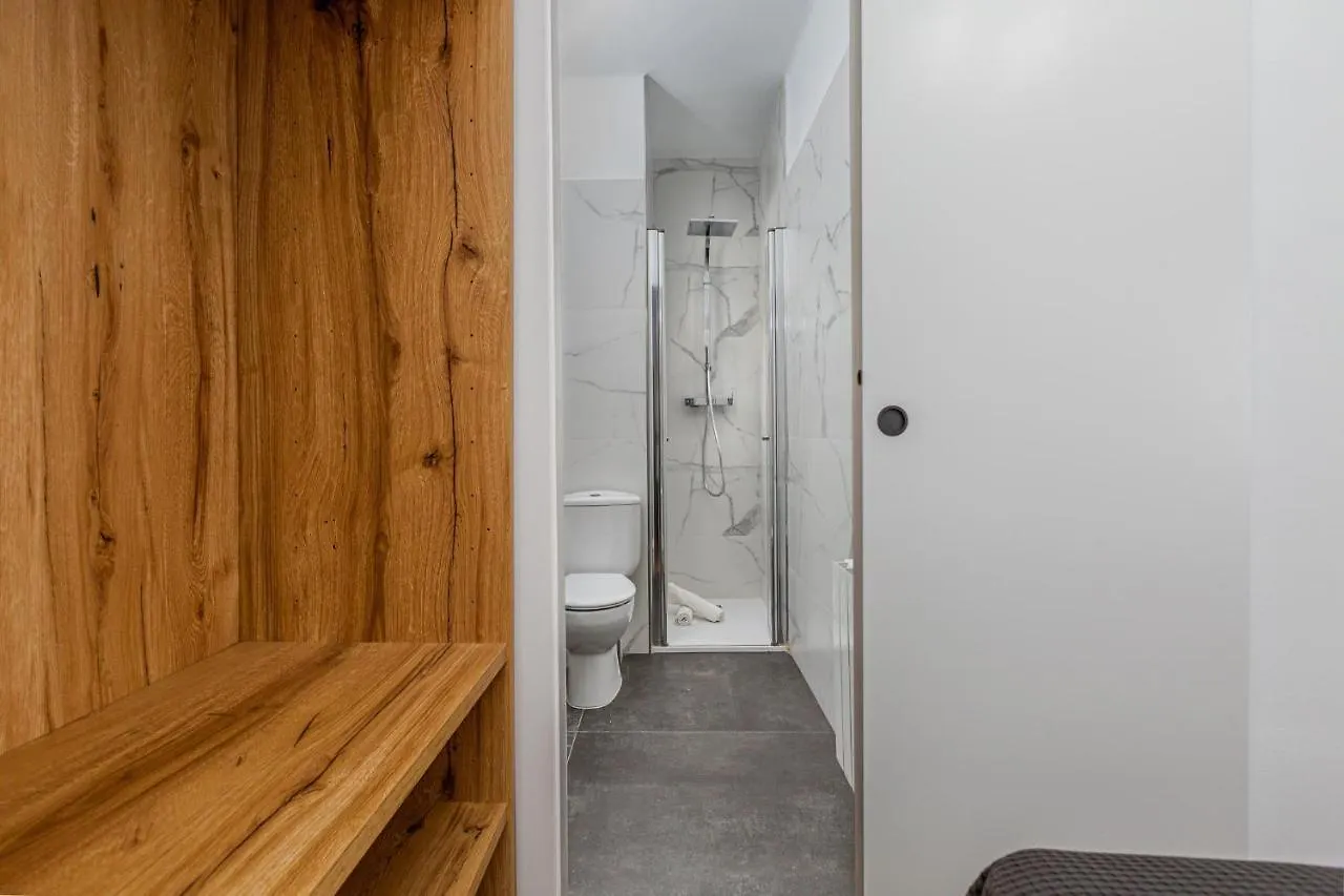 Simply Stunning - Hidden Gem, Heart Of Poble Sec Apartment Barcelona