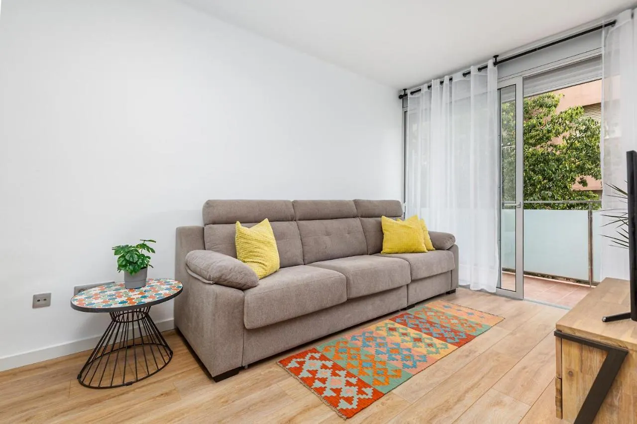 Simply Stunning - Hidden Gem, Heart Of Poble Sec Apartment Barcelona