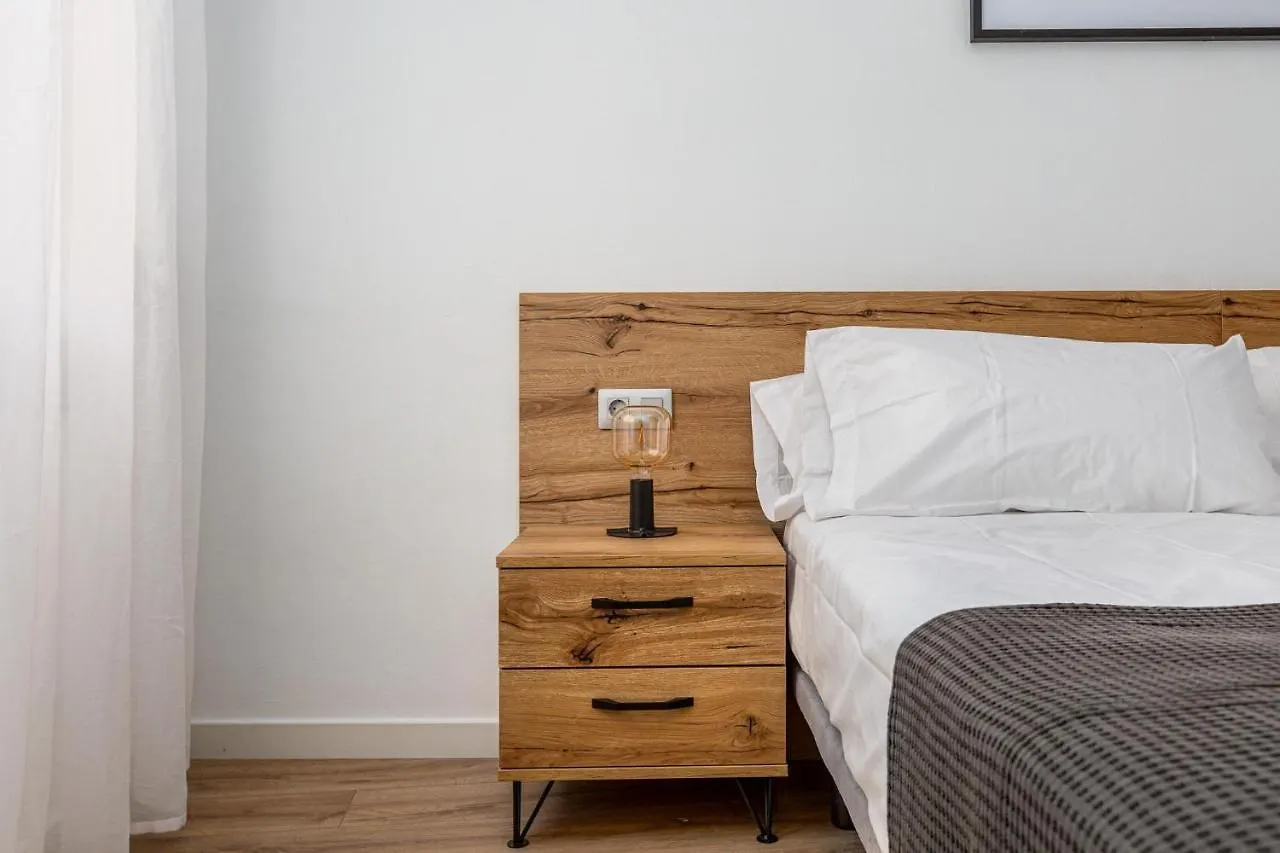 Simply Stunning - Hidden Gem, Heart Of Poble Sec Apartment Barcelona
