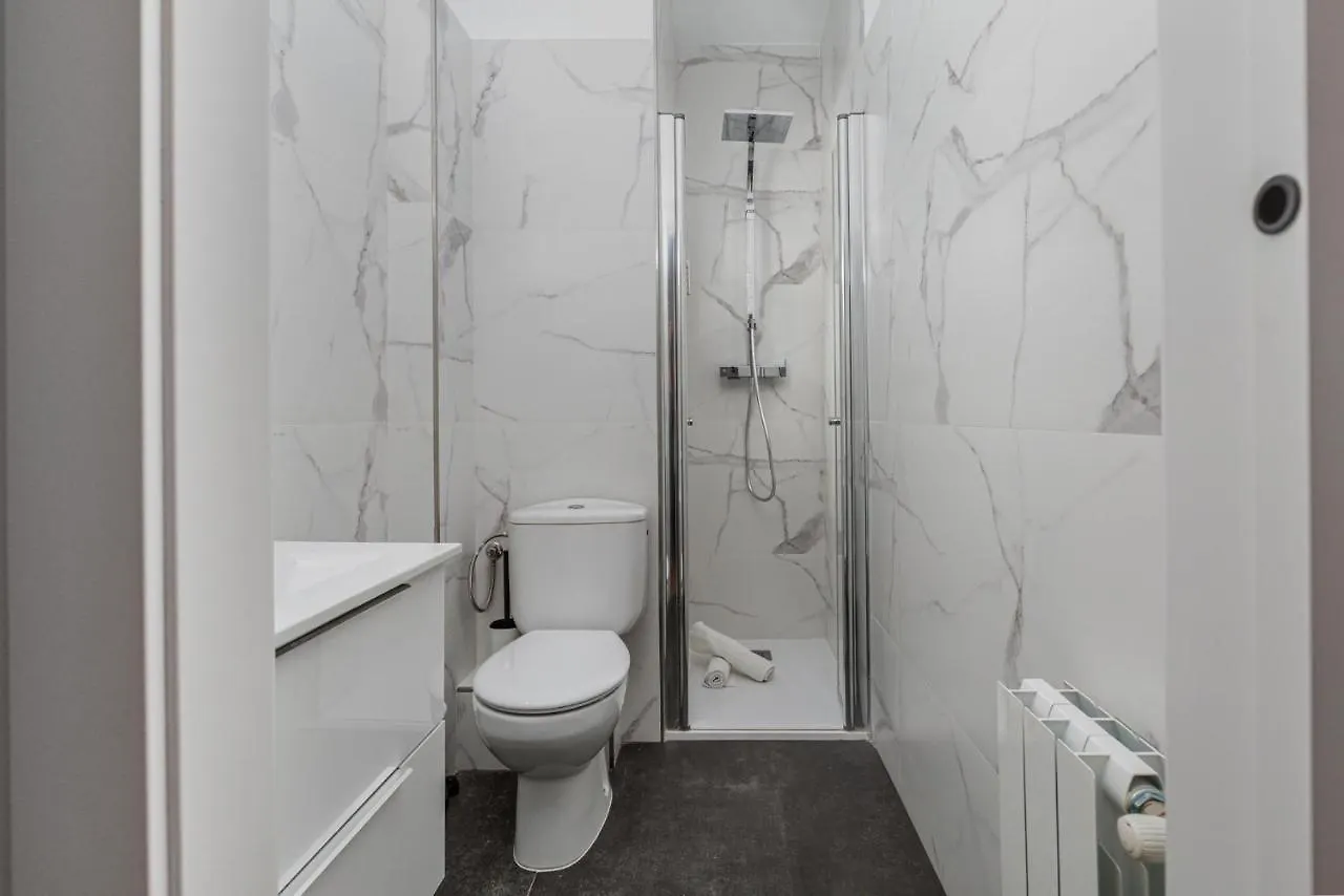 Simply Stunning - Hidden Gem, Heart Of Poble Sec Apartment Barcelona